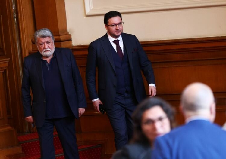 Парламентът освободи Вежди Рашидов от външната комисия и избра на негово място Бойко Борисов