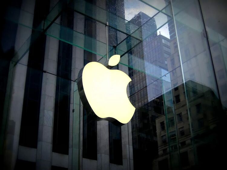 Apple отново доближи границата от 3 трилиона долара