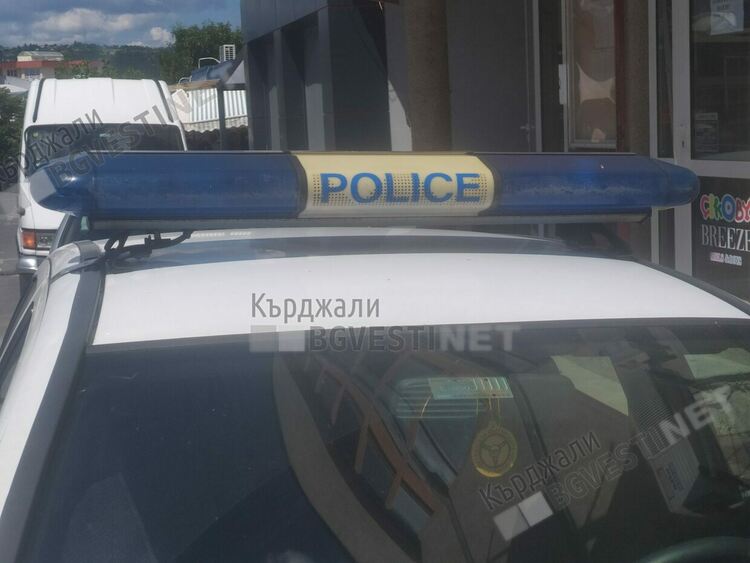 Дрогиран младок зад волана на БМВ задържаха снощи в Кърджали