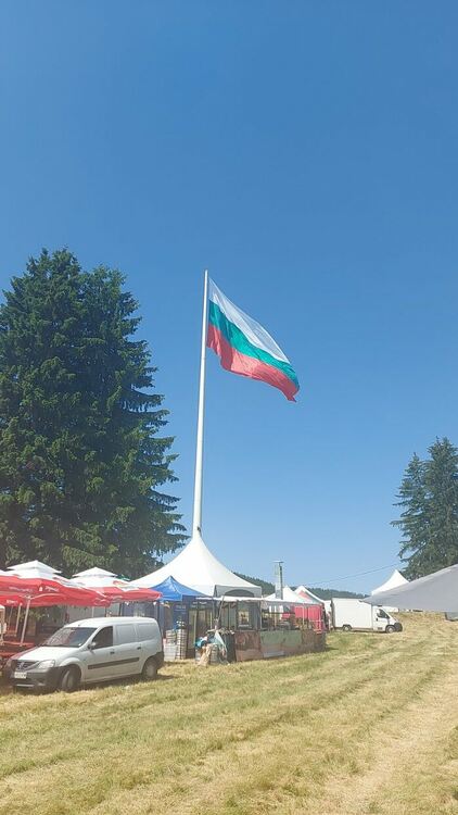 Роженското знаме е дарение от първомайската "Бендида"
