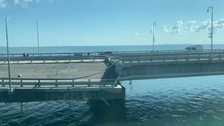Пуснаха движението по Кримския мост