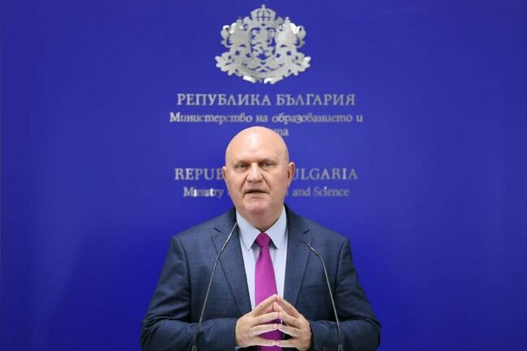МОН предвижда рамка за използване на изкуствения интелект в българското училище
