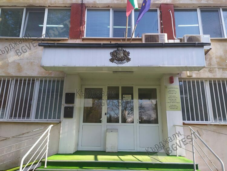 По искане на Окръжна прокуратура – Кърджали съдът задържа обвиняем за грабеж и опит за изнасилване 