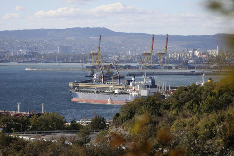 Взривове и стрелба край Новоросийск