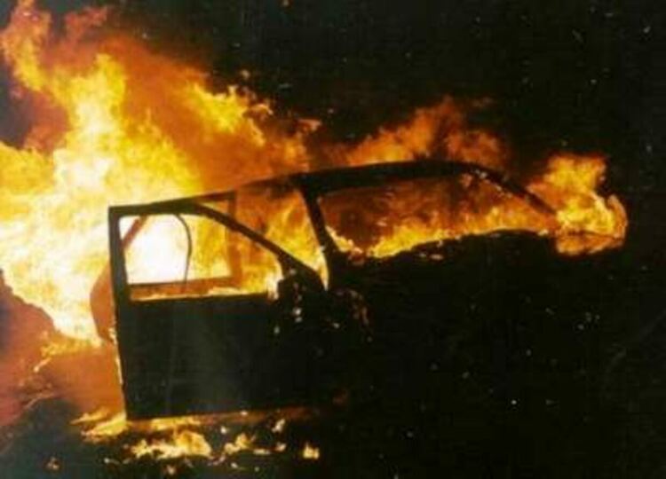 Пожар в лек автомобил е възникнал около един час преди полунощ на 8 август