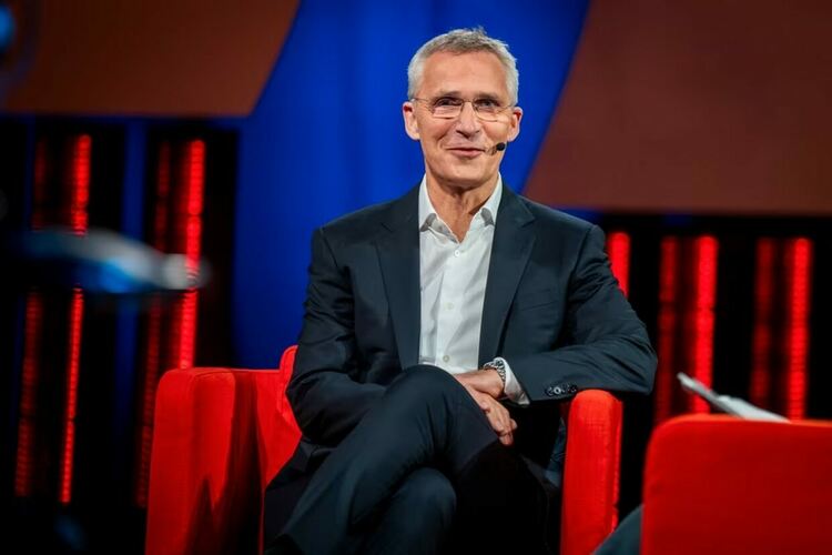 Столтенберг: НАТО ще подкрепя Украйна, докато тя не победи във войната