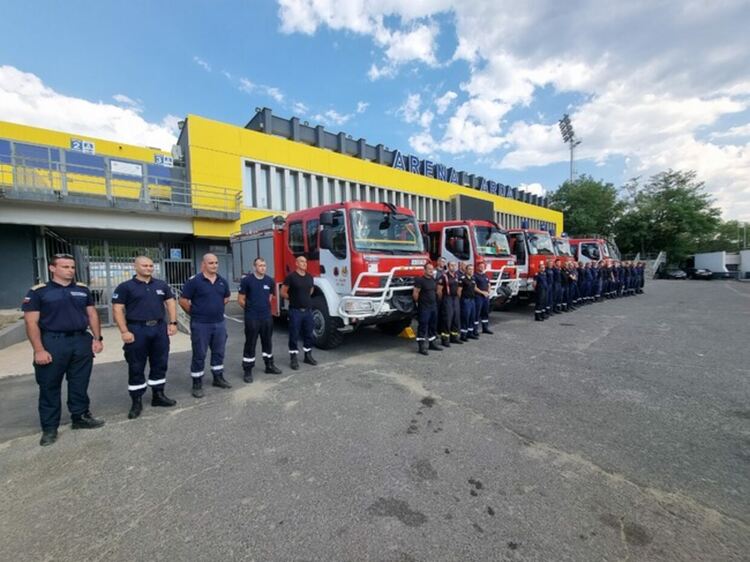 Изпратихме пет екипа от български пожарникари в помощ на борбата с огнените бедствия в Гърция
