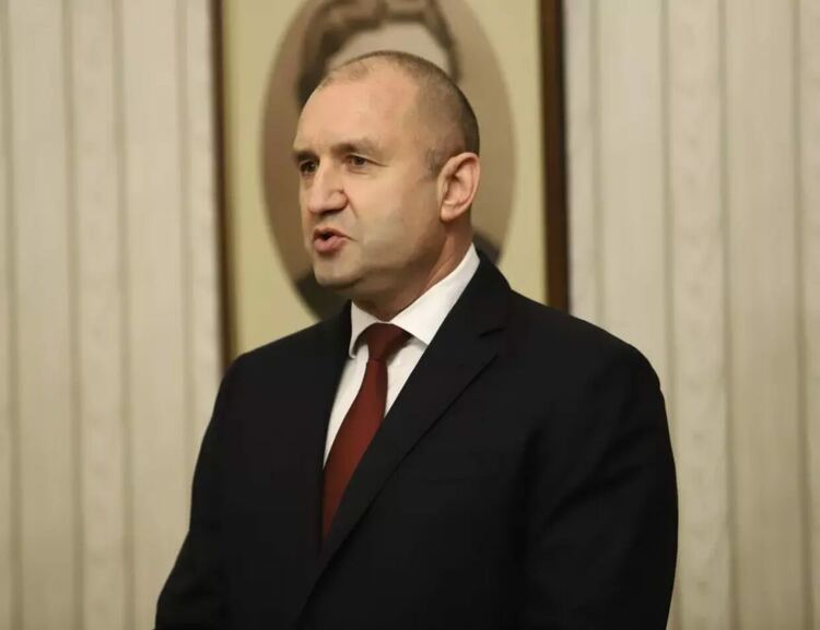 Тихият преврат на президента Румен Радев