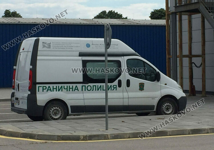Повдигнаха обвинение на митничарка, пробвала да прехвърли нелегално у нас ливанка