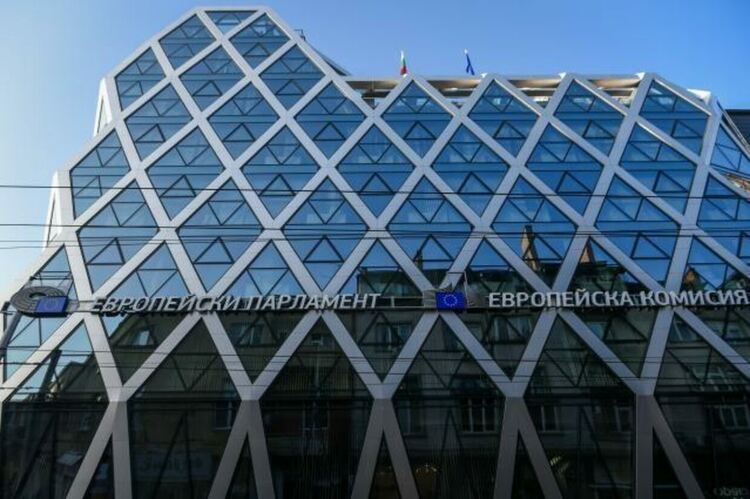 Представителството на ЕК у нас започва информационна кампания за приемането на еврото