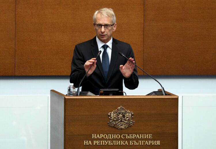 Николай Денков - на извънредно изслушване в парламента
