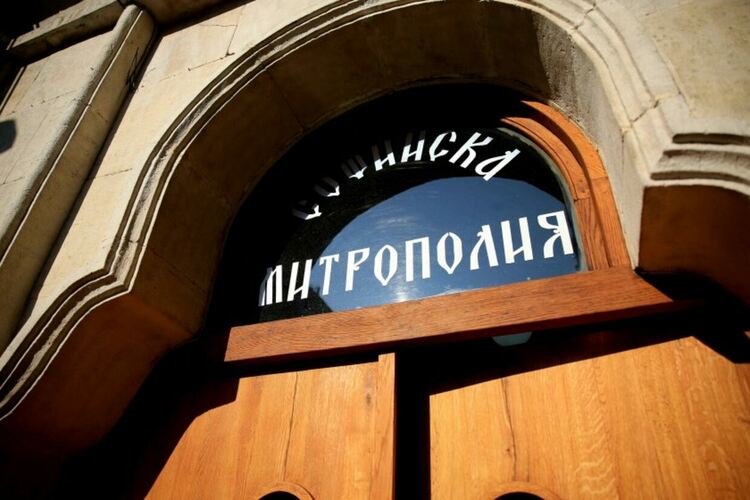 Митрополитите искат да се запознаят с документацията, преди да излязат с позиция за Руската църква