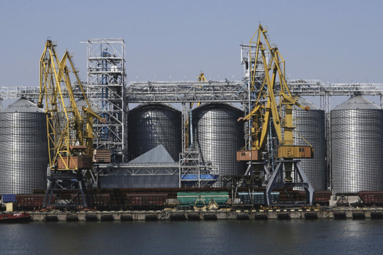 Британското разузнаване: Русия планира да използва морски мини срещу граждански кораби в Черно море