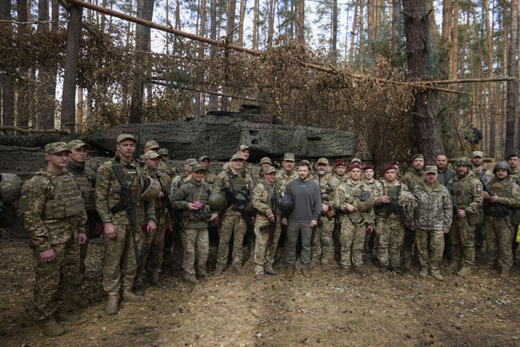 Украйна съобщи за напредък в южната част на страната, удържа постигнатото на изток