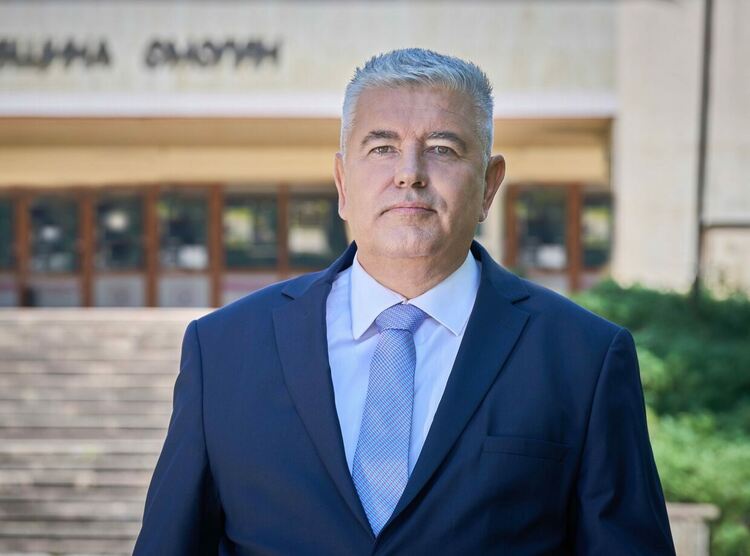 Право на отговор: Стефан Сабрутев: Мудната общинската управа забави ремонта на водопровода в Момчиловци