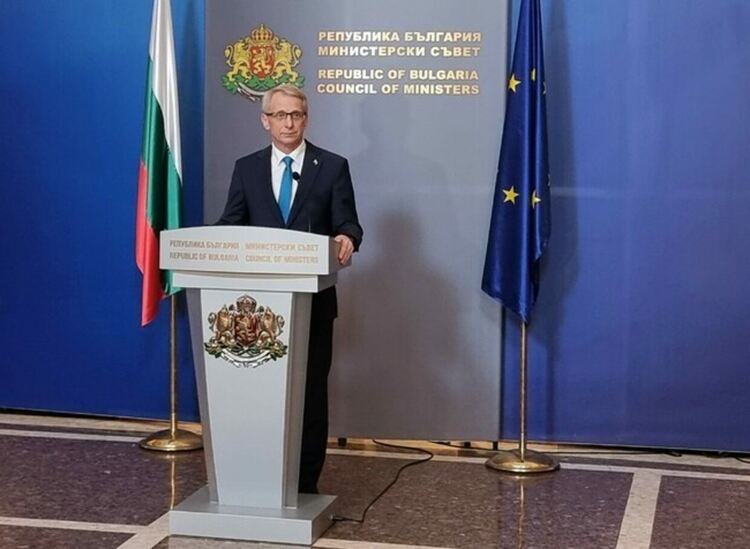 Денков завежда дело за "хранилките" на "Лукойл"