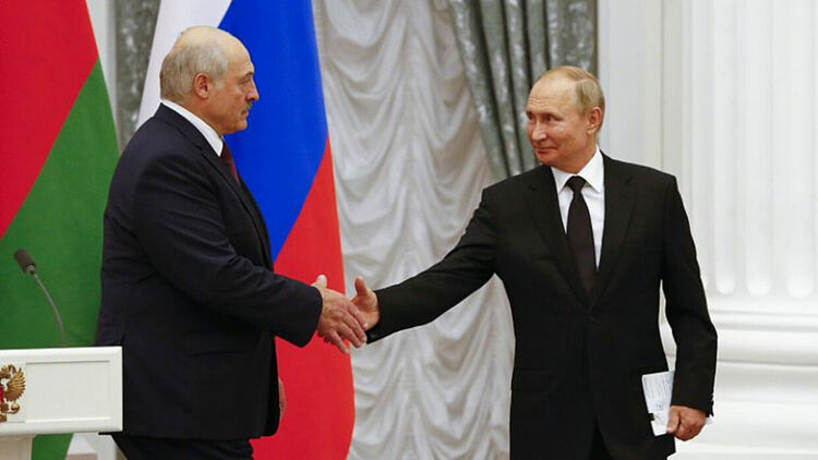 Знае ли Лукашенко, дали Путин е жив?