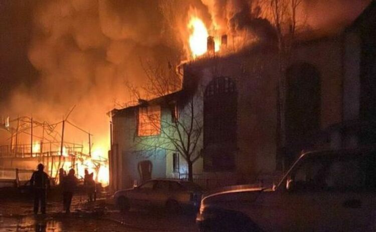 Руските окупатори пак удариха с дронове цивилни обекти в Харков