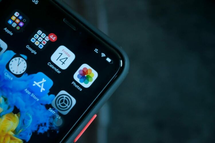 Зареждането на неофициални iOS приложения в ЕС може да стартира от началото на 2024