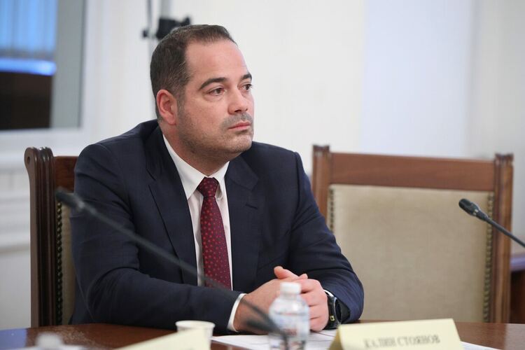 Калин Стоянов: По непотвърдена информация има двама българи на пленения кораб в Червено море