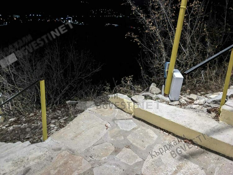 Неизвестни вандали посегнаха на туристическата структура в лесопарк „Момчил юнак” при Момчилград