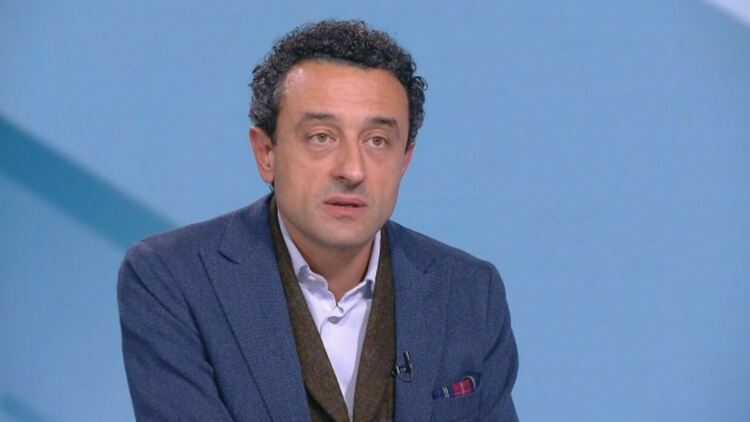 Даниел Лорер: Президентът се държи като политически лидер с правителство в сянка