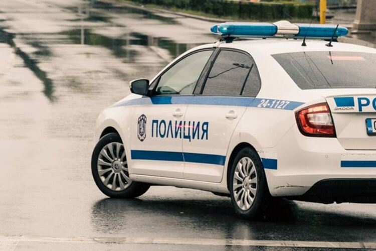 Причините за скандал и побой между шофьори на автомобили изясняват служители от Първо РУ