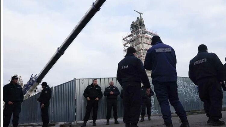 Георги Свиленски пострада при Паметника на Съветската армия