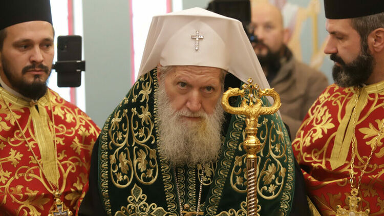 Патриарх Неофит: Нека молим за мир и благоволение по целия свят, разтърсван от нови конфликти и братоубийствени войни
