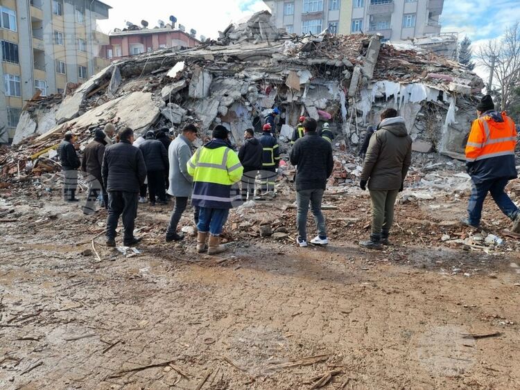 В Турция започна първият голям съдебен процес за земетресенията през миналата година