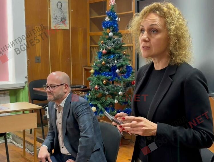 Депутат и евродепутат дадоха насоки за европейското бъдеще на димитровградските ученици 