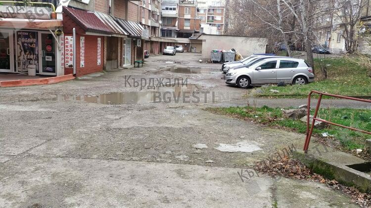 Живущите на „Деспот Слав”в Кърджали: Общината да си свърши работата,отново плуваме във вода!