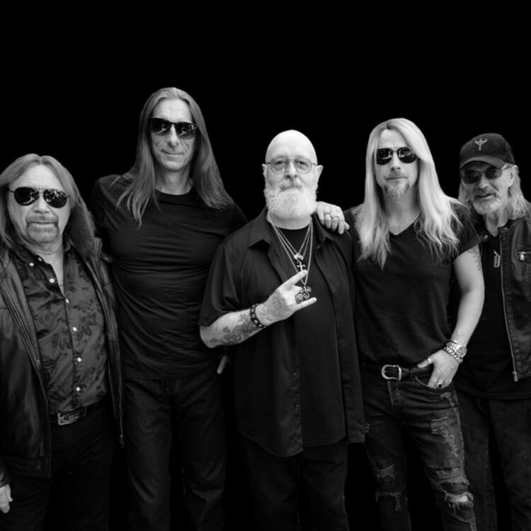 Judas Priest с  видео към „Panic Attack“