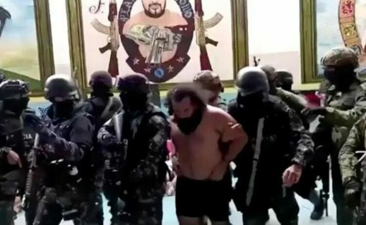 Над 100 надзиратели са взети за заложници в Еквадор, президентът още не е обявил военно положение.