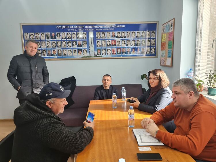 Народният представител Байрам Байрам се срещна с жители на община Момчилград