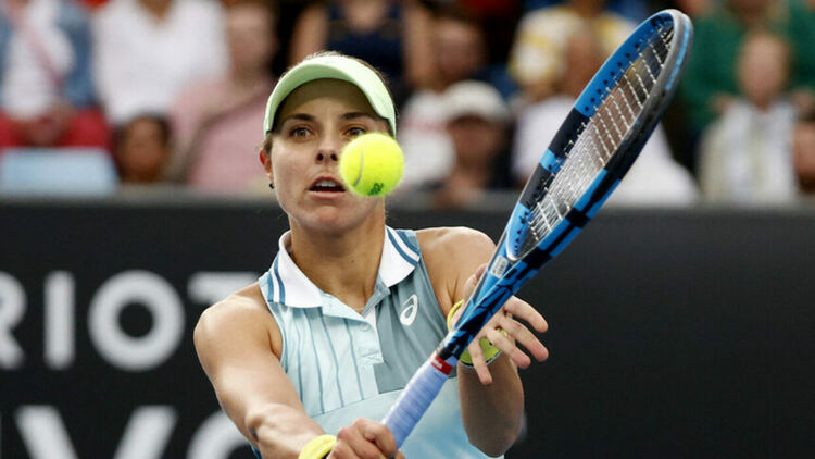 Виктория Томова отпадна във втория кръг на Australian Open