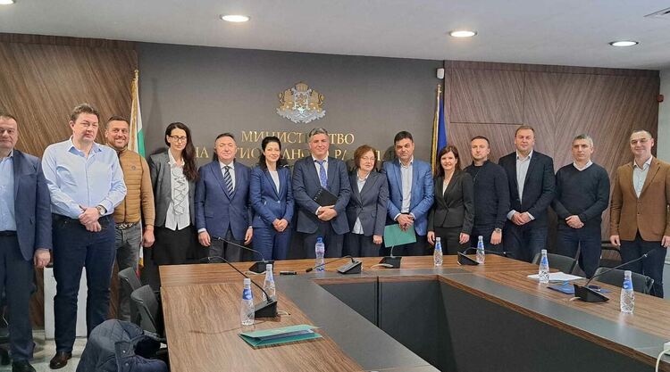 Обсъждат създаване на нова национална програма за "саниране"