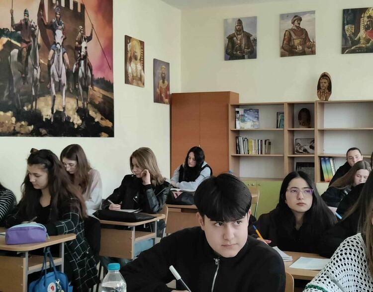 10 нови кабинета от два спечелени проекта за СУ „Отец Паисий“