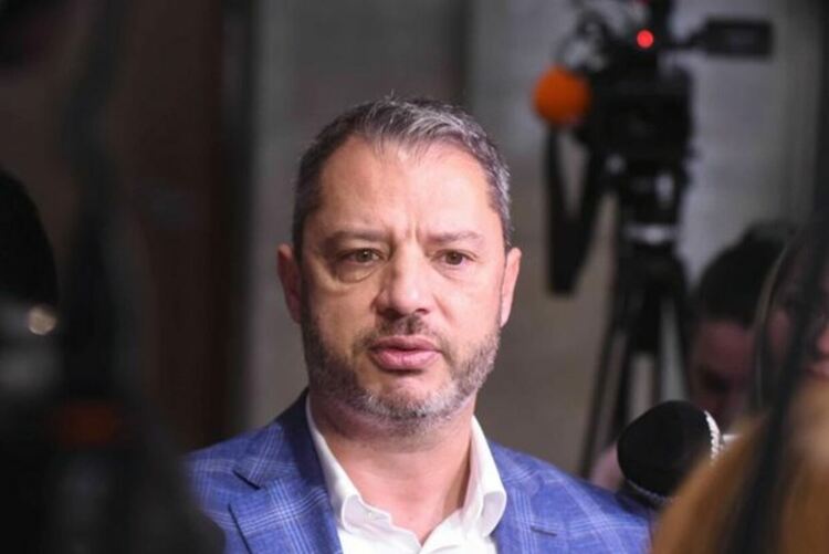 Във Фонда за енергийна сигурност само до 1 юли има дефицит от 500 млн. лева, за половин година, каза Делян Добрев