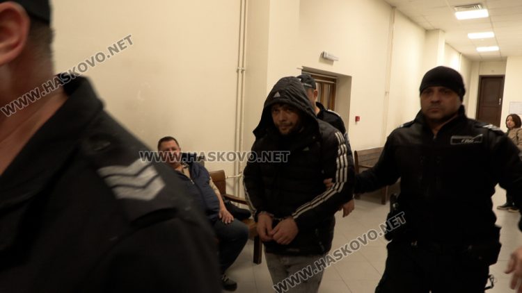 Съдът остави в ареста рецидивист, обвинен за грабежа на 68-годишна жена от Димитровград 