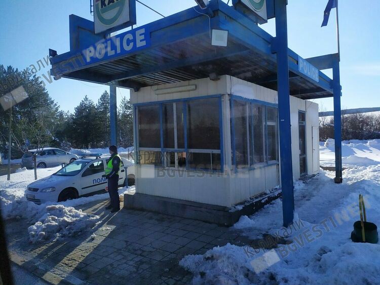 Трима налетяха на полицаи при проверка на КПП "Чилик" надКърджали
