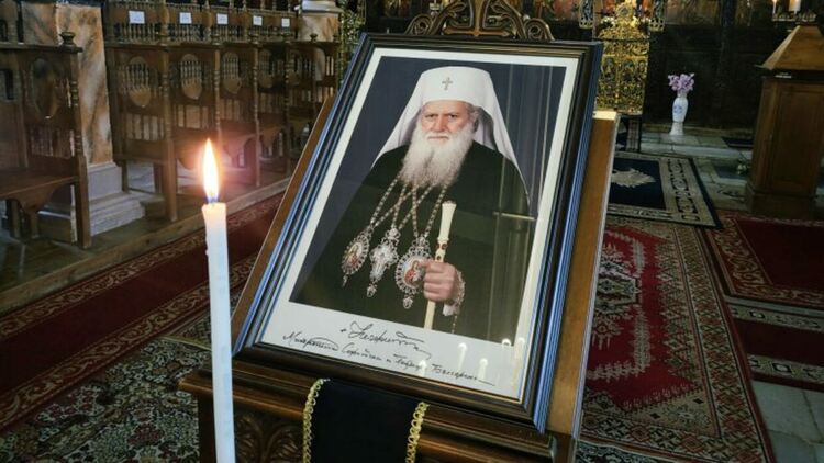 Днес е втория Ден на национален траур в памет на Патриарх Неофит