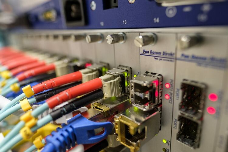 25 Mbps не стигат: Увеличиха стандарта за скорост на широколентовия достъп 