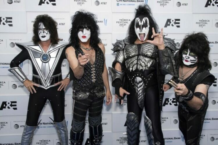 KISS продадоха правата за музиката си и името на групата за над 300 милиона долара