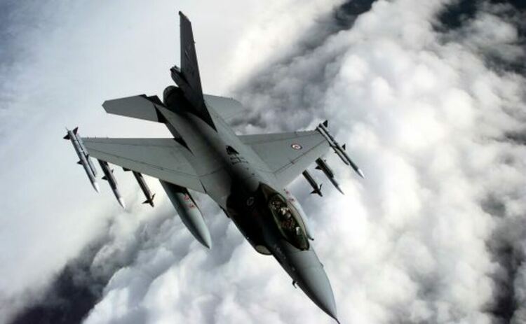 Норвегия дава на Украйна 22 изтребителя F-16