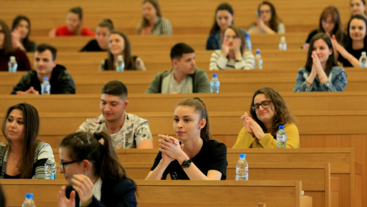 Осигуряват  39 млн.лв. за увеличение на заплатите  на преподавателите във ВУЗ