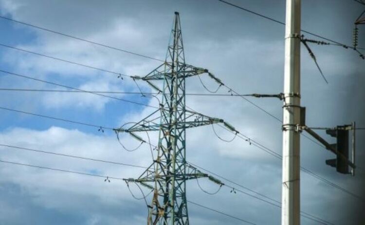 Средното изменение на цената на електрическата енергия от 1 юли 2024 г. ще бъде около 2 процента, каза председателят на КЕВР