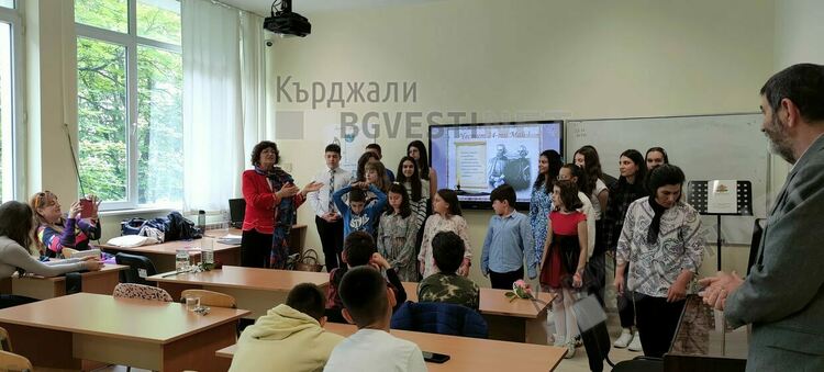 Най-българският празник в СУ"Отец Паисий"
