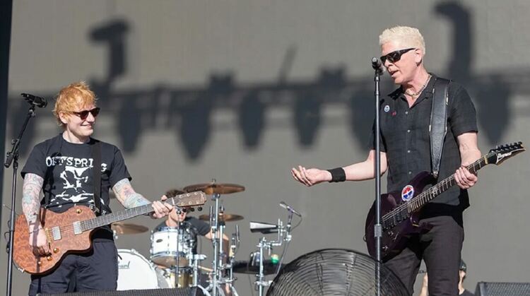 Ед Шийрън заби здраво с The Offspring на фестивал в Калифорния