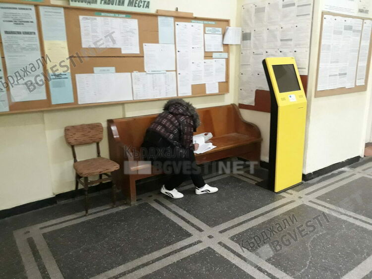 Една трета от уволнените и регистрирани като безработни в областта са от сферата на услугите